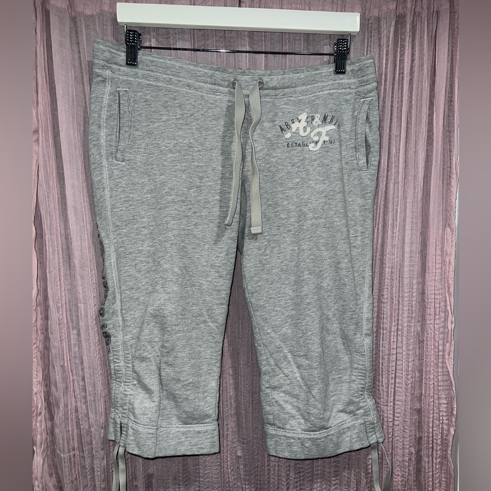 Abercrombie & Fitch Light Gray Capri Pants